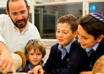 Học cách người Do Thái nuôi dưỡng thói quen đọc sách cho con