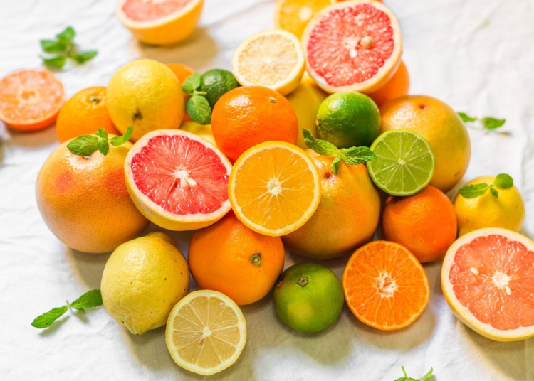 Trái cây họ cam quýt, bao gồm cam, bưởi, chanh, là một số loại trái cây tốt nhất để giảm cân