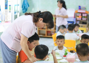 Mẹ ơi, đừng la cô nữa!