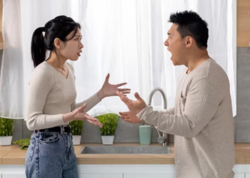 Mẹo tâm lý đối phó với người bạn đời đang giận dữ, bực mình