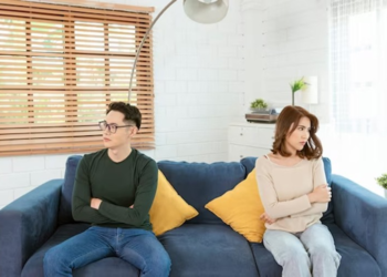 Mẹo tâm lý đối phó với người bạn đời đang giận dữ, bực mình